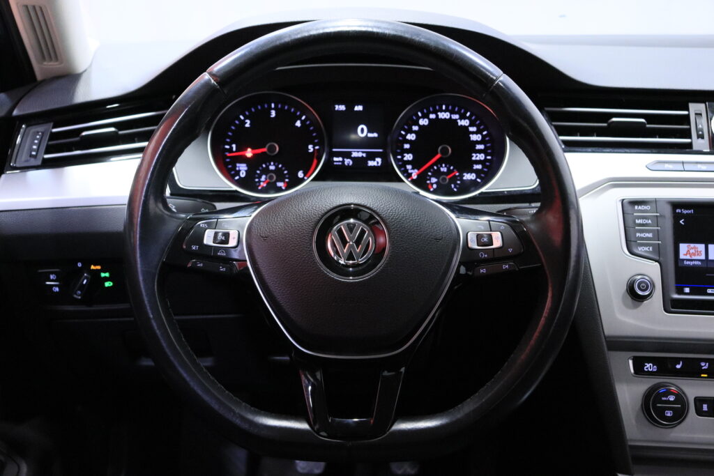 tuotekuva-Volkswagen-Passat-EOP-422-2026-04-02-101104-19 tuotekuva-Volkswagen-Passat-EOP-422-2026-04-02-101104-19