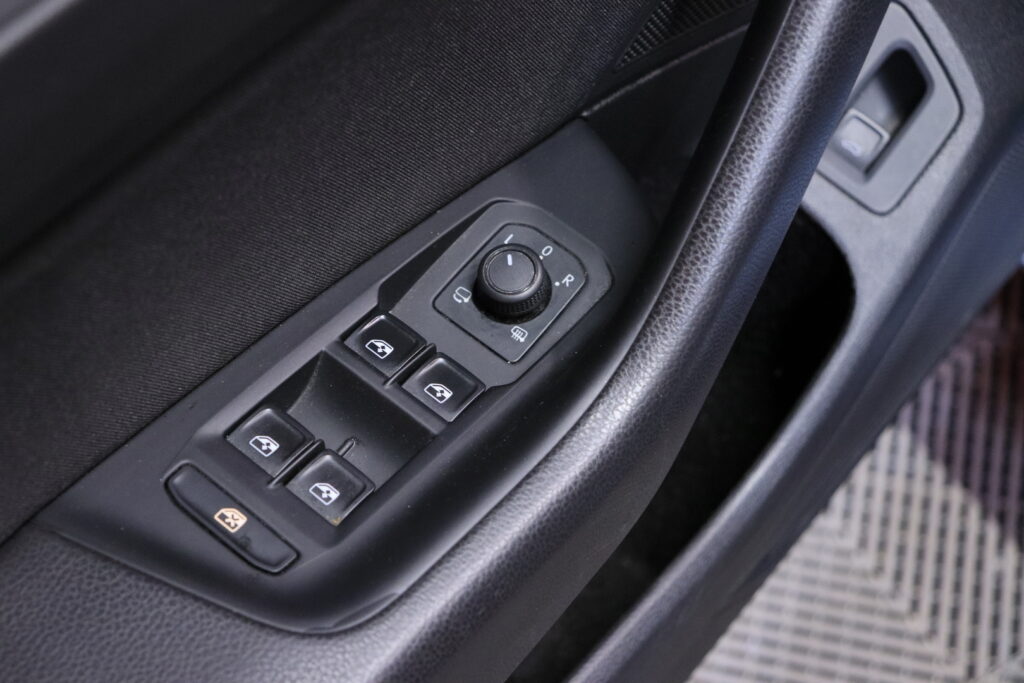 tuotekuva-Volkswagen-Passat-EOP-422-2026-04-02-101104-24 tuotekuva-Volkswagen-Passat-EOP-422-2026-04-02-101104-24