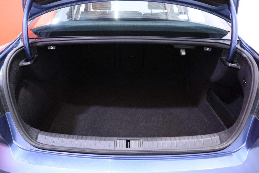 tuotekuva-Volkswagen-Passat-EOP-422-2026-04-02-101104-38 tuotekuva-Volkswagen-Passat-EOP-422-2026-04-02-101104-38