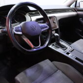 Volkswagen - Passat - Variant Style Business 2,0 TDI EVO SCR 110 kW DSG-automaatti / 1.Om Suomi-auto / Webasto / Jakopää tehty! / ACC / Vetokoukku / - Farmari