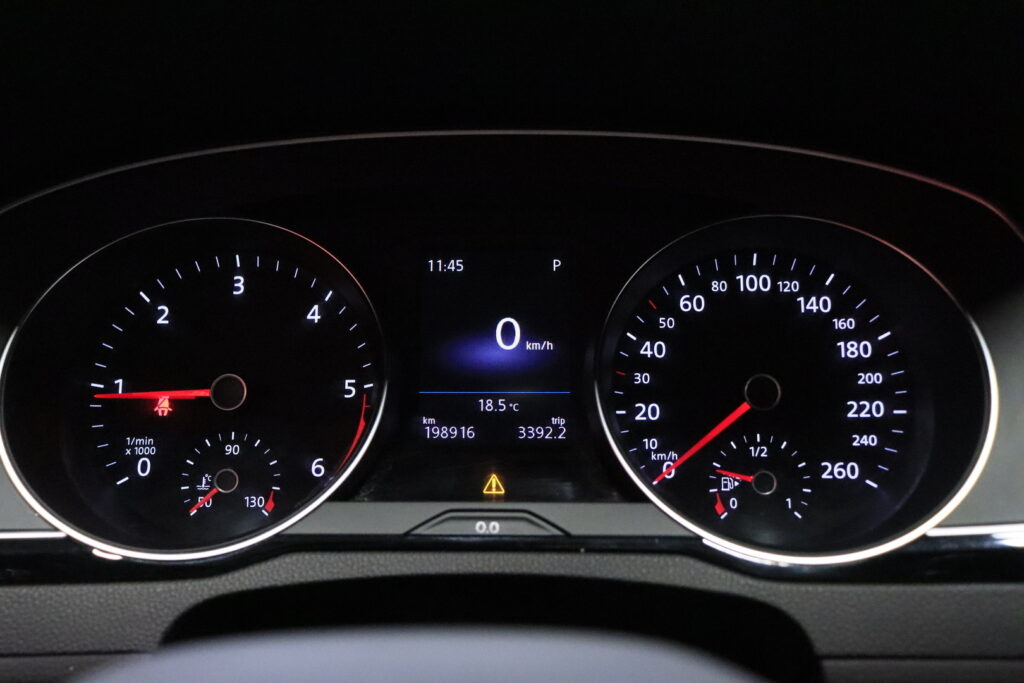 tuotekuva-Volkswagen-Passat-ESK-826-2026-04-02-123006-16 tuotekuva-Volkswagen-Passat-ESK-826-2026-04-02-123006-16