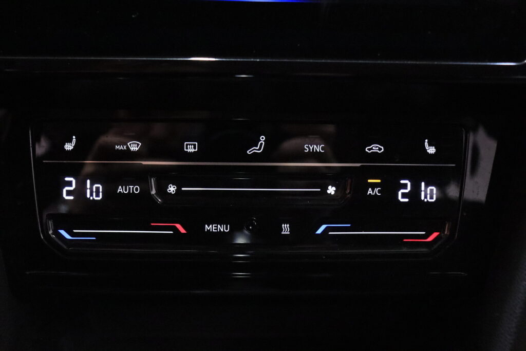 tuotekuva-Volkswagen-Passat-ESK-826-2026-04-02-123006-21 tuotekuva-Volkswagen-Passat-ESK-826-2026-04-02-123006-21