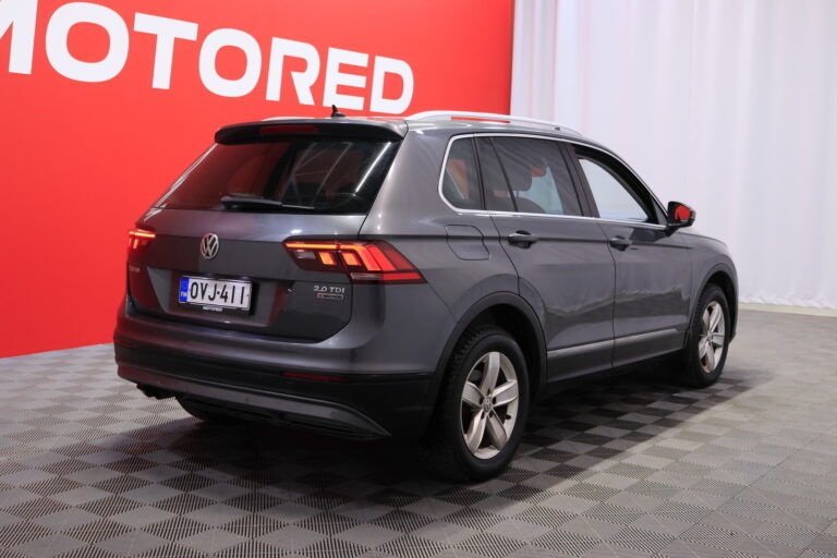 Volkswagen - Tiguan - Comfortline 2,0 TDI SCR 110 kW (150 hv) 4MOTION DSG // Suomi-auto / Webasto / Koukku / Tutkat / Kaistavahti / Vakkari / CarPlay / - Maastoauto
