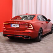 Volvo - S60 - T8 TwE AWD Business R-Design aut // HUD / Harman/Kardon / 360º / Carplay / LED / Blis / Navi / Webasto / koukku // - Sedan