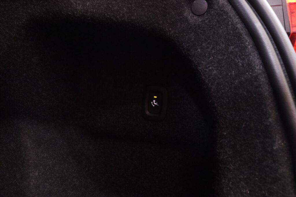 tuotekuva-Volvo-S60-CNK-957-2026-04-02-100103-33 tuotekuva-Volvo-S60-CNK-957-2026-04-02-100103-33
