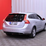 Volvo - V60 - D4 AWD Momentum aut // Adapt. vakkari / Webasto / VOC / Ratin lämmitys / Navi / Bluetooth / Digimittaristo // - Farmari