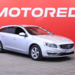 Volvo - V60 - D4 AWD Momentum aut // Adapt. vakkari / Webasto / VOC / Ratin lämmitys / Navi / Bluetooth / Digimittaristo // - Farmari