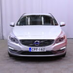 Volvo - V60 - D4 AWD Momentum aut // Adapt. vakkari / Webasto / VOC / Ratin lämmitys / Navi / Bluetooth / Digimittaristo // - Farmari