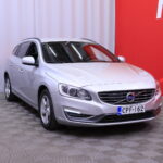 Volvo - V60 - D4 AWD Momentum aut // Adapt. vakkari / Webasto / VOC / Ratin lämmitys / Navi / Bluetooth / Digimittaristo // - Farmari