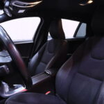 Volvo - V60 - D4 AWD Momentum aut // Adapt. vakkari / Webasto / VOC / Ratin lämmitys / Navi / Bluetooth / Digimittaristo // - Farmari