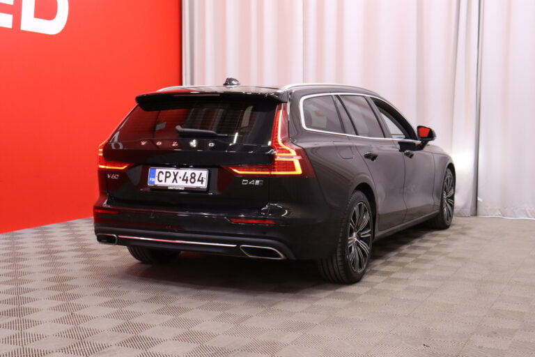 Volvo - V60 - D4 AWD Business Inscription aut // Suomi-auto / Webasto / Koukku / Pilot assist / VOC / AppleCarPlay / Muistipenkki // - Farmari