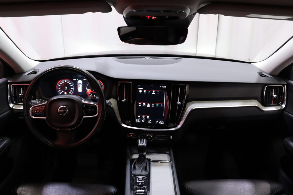 tuotekuva-Volvo-V60-CPX-484-2026-04-14-112505-15 tuotekuva-Volvo-V60-CPX-484-2026-04-14-112505-15
