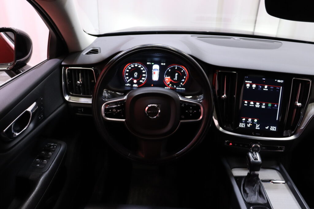 tuotekuva-Volvo-V60-CPX-484-2026-04-14-112505-16 tuotekuva-Volvo-V60-CPX-484-2026-04-14-112505-16