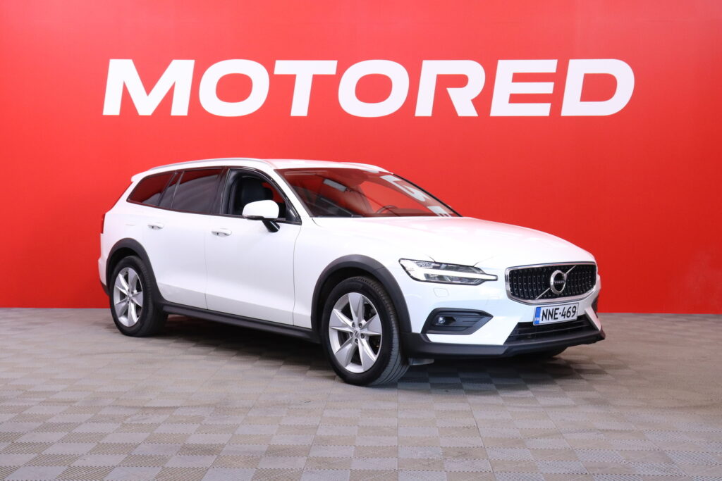Volvo - V60 Cross Country - D4 AWD Business aut // ACC / Pilot Assist / VOC / Webasto / Keyless / Koukku / AppleCarPlay // - Farmari