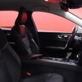 Volvo - V60 Cross Country - D4 AWD Business aut // ACC / Pilot Assist / VOC / Webasto / Keyless / Koukku / AppleCarPlay // - Farmari
