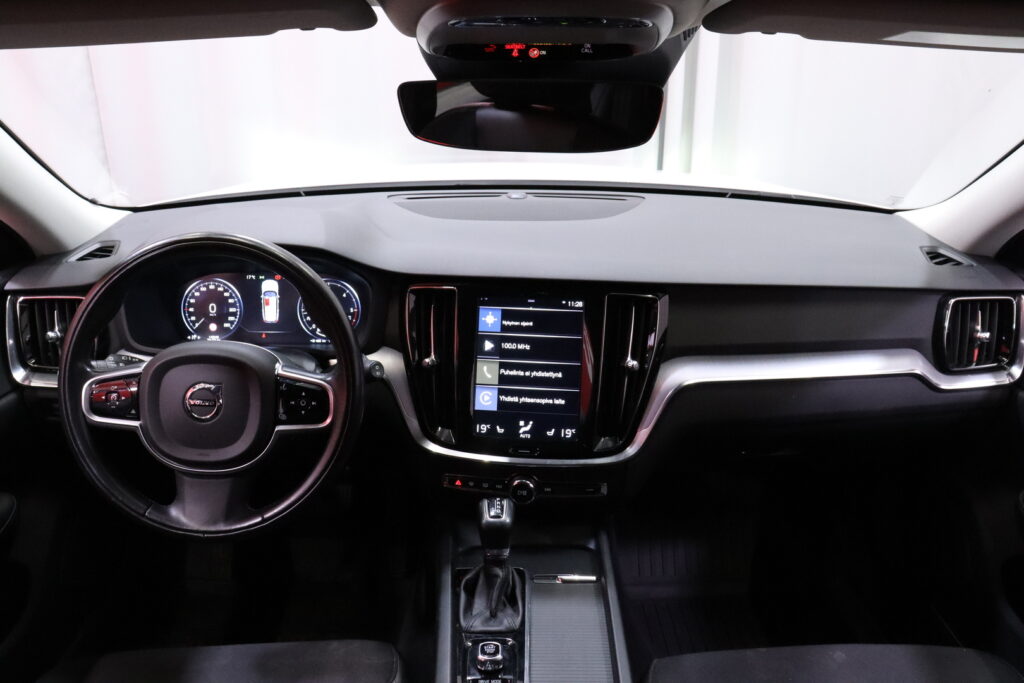 Volvo - V60 Cross Country - D4 AWD Business aut // ACC / Pilot Assist / VOC / Webasto / Keyless / Koukku / AppleCarPlay // Volvo - V60 Cross Country - D4 AWD Business aut // ACC / Pilot Assist / VOC / Webasto / Keyless / Koukku / AppleCarPlay // - Farmari