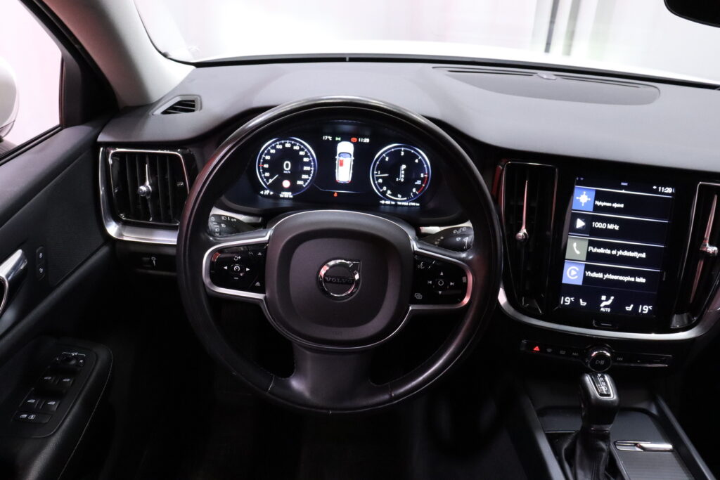tuotekuva-Volvo-V60-Cross-Country-NNE-469-2026-04-08-155505-15 tuotekuva-Volvo-V60-Cross-Country-NNE-469-2026-04-08-155505-15