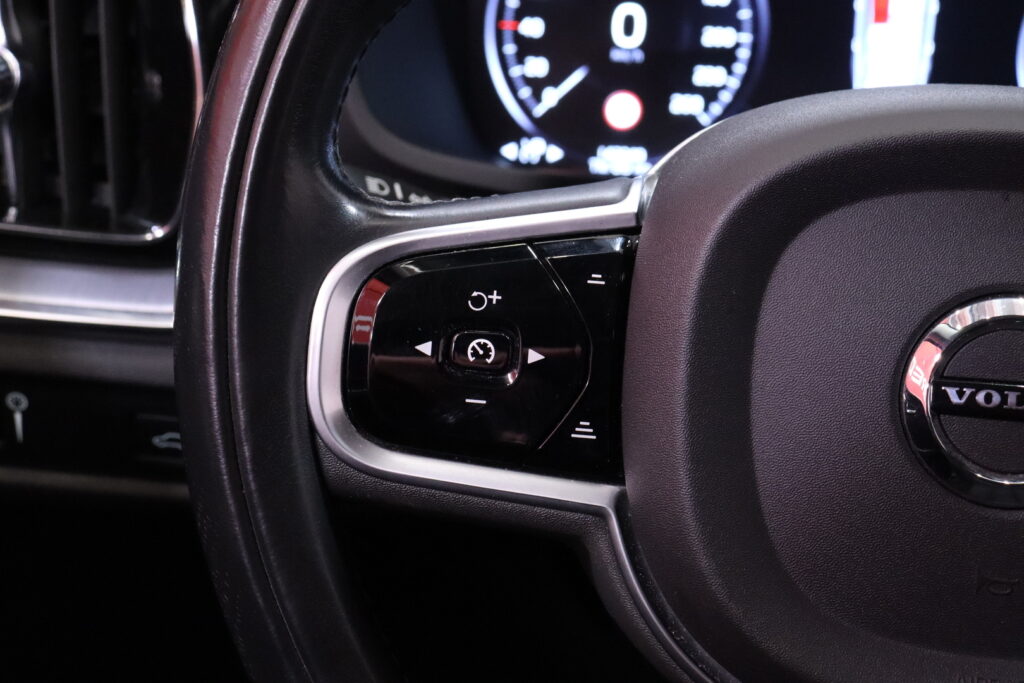 tuotekuva-Volvo-V60-Cross-Country-NNE-469-2026-04-08-155505-16 tuotekuva-Volvo-V60-Cross-Country-NNE-469-2026-04-08-155505-16