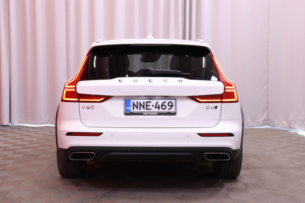Volvo - V60 Cross Country - D4 AWD Business aut // ACC / Pilot Assist / VOC / Webasto / Keyless / Koukku / AppleCarPlay // Volvo - V60 Cross Country - D4 AWD Business aut // ACC / Pilot Assist / VOC / Webasto / Keyless / Koukku / AppleCarPlay // - Farmari
