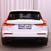 Volvo - V60 Cross Country - D4 AWD Business aut // ACC / Pilot Assist / VOC / Webasto / Keyless / Koukku / AppleCarPlay // - Farmari