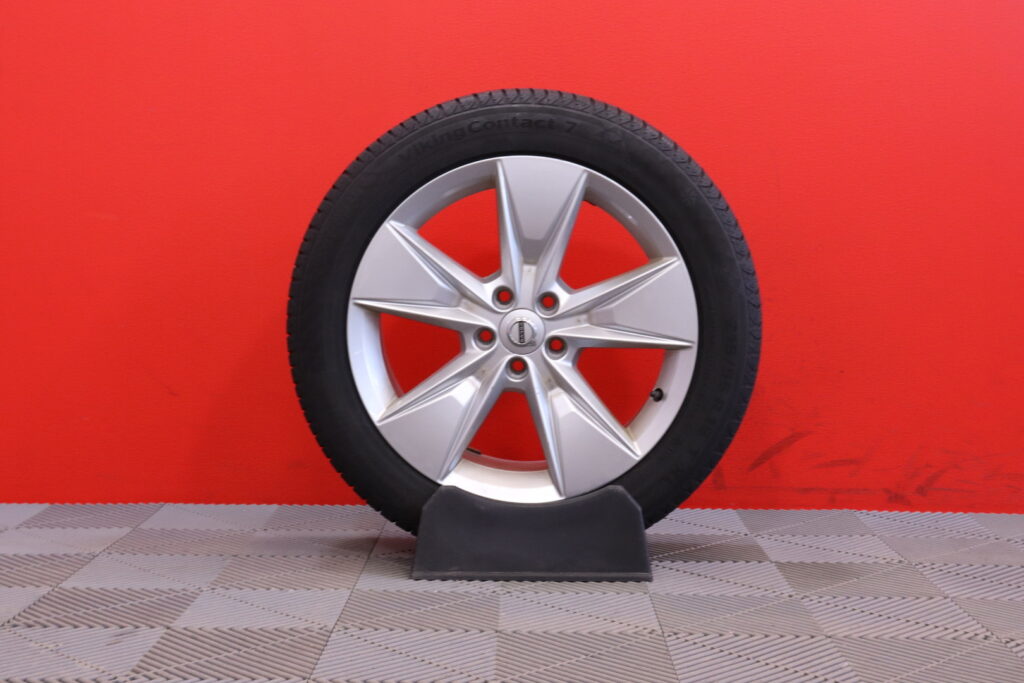 tuotekuva-Volvo-V60-Cross-Country-NNE-469-2026-04-08-155505-30 tuotekuva-Volvo-V60-Cross-Country-NNE-469-2026-04-08-155505-30
