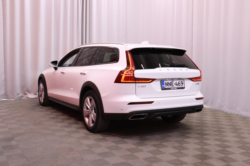 Volvo - V60 Cross Country - D4 AWD Business aut // ACC / Pilot Assist / VOC / Webasto / Keyless / Koukku / AppleCarPlay // Volvo - V60 Cross Country - D4 AWD Business aut // ACC / Pilot Assist / VOC / Webasto / Keyless / Koukku / AppleCarPlay // - Farmari