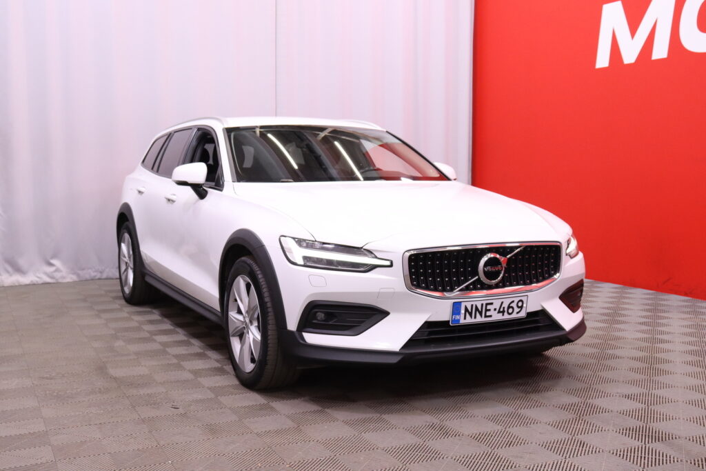 Volvo - V60 Cross Country - D4 AWD Business aut // ACC / Pilot Assist / VOC / Webasto / Keyless / Koukku / AppleCarPlay // Volvo - V60 Cross Country - D4 AWD Business aut // ACC / Pilot Assist / VOC / Webasto / Keyless / Koukku / AppleCarPlay // - Farmari
