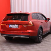 Volvo - V60 Cross Country - B4 AWD D-MHEV Business Plus aut // 1.om Suomi-auto / Merkkihuollettu / ACC / VOC / PA-lämmitin / H&K / Koukku // - Farmari