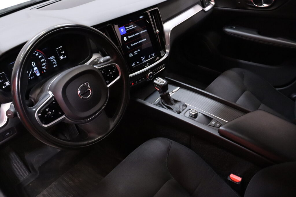 Volvo - V60 - D3 Business aut / Webasto / Vetokoukku / Apple Carplay / Volvo On Call / Digimittaristo / Volvo - V60 - D3 Business aut / Webasto / Vetokoukku / Apple Carplay / Volvo On Call / Digimittaristo / - Farmari