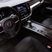 Volvo - V60 - D3 Business aut / Webasto / Vetokoukku / Apple Carplay / Volvo On Call / Digimittaristo / - Farmari