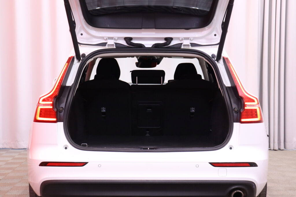 tuotekuva-Volvo-V60-NLK-787-2026-04-10-143103-23 tuotekuva-Volvo-V60-NLK-787-2026-04-10-143103-23