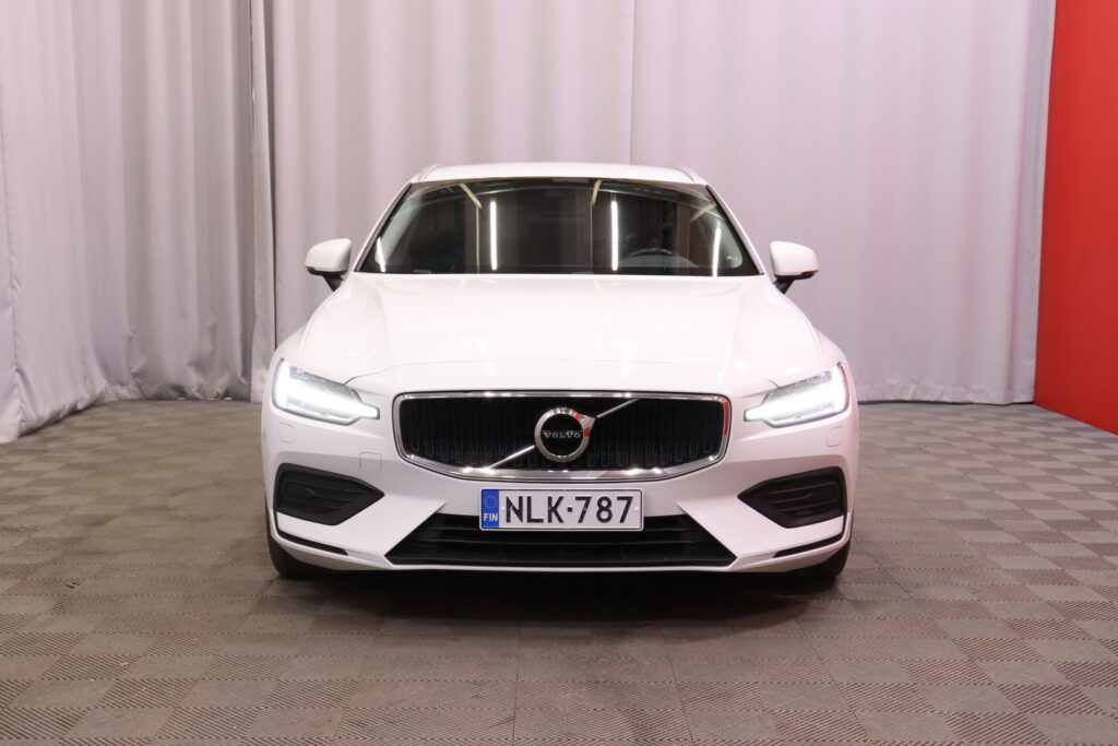 Volvo - V60 - D3 Business aut / Webasto / Vetokoukku / Apple Carplay / Volvo On Call / Digimittaristo / Volvo - V60 - D3 Business aut / Webasto / Vetokoukku / Apple Carplay / Volvo On Call / Digimittaristo / - Farmari