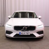 Volvo - V60 - D3 Business aut / Webasto / Vetokoukku / Apple Carplay / Volvo On Call / Digimittaristo / - Farmari