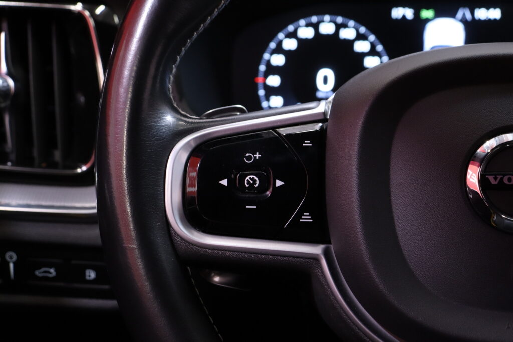 tuotekuva-Volvo-V60-YLZ-964-2026-04-17-161504-19 tuotekuva-Volvo-V60-YLZ-964-2026-04-17-161504-19