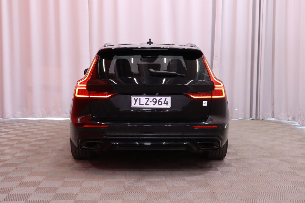 Volvo - V60 - T8 TwE AWD Polestar R-Desing aut // H&K / Navi / BLIS / Vetokoukku / KeyLess / Panorama / 360° kamera // Volvo - V60 - T8 TwE AWD Polestar R-Desing aut // H&K / Navi / BLIS / Vetokoukku / KeyLess / Panorama / 360° kamera // - Farmari