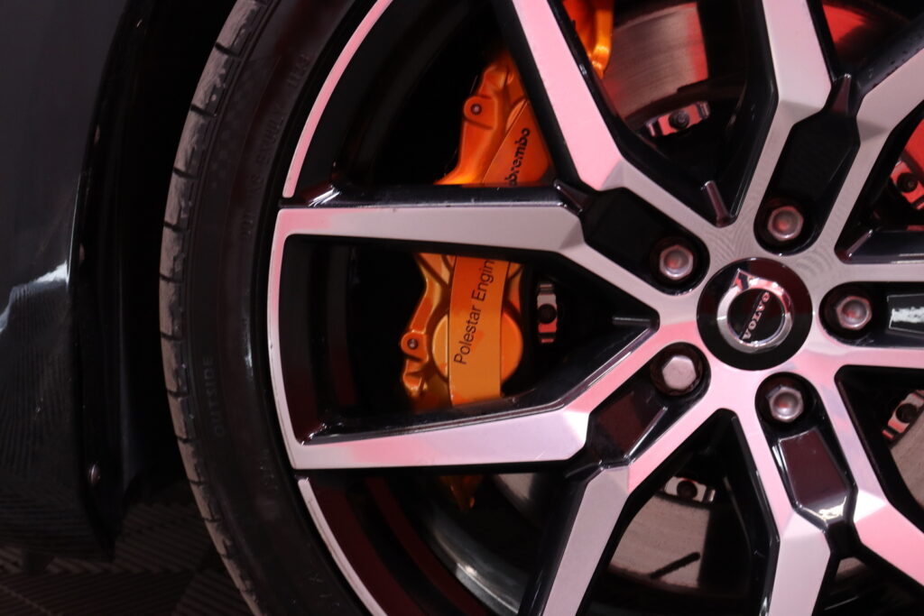 tuotekuva-Volvo-V60-YLZ-964-2026-04-17-161504-32 tuotekuva-Volvo-V60-YLZ-964-2026-04-17-161504-32