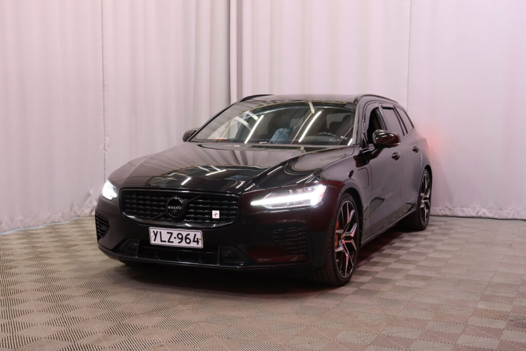 Volvo - V60 - T8 TwE AWD Polestar R-Desing aut // H&K / Navi / BLIS / Vetokoukku / KeyLess / Panorama / 360° kamera // Volvo - V60 - T8 TwE AWD Polestar R-Desing aut // H&K / Navi / BLIS / Vetokoukku / KeyLess / Panorama / 360° kamera // - Farmari