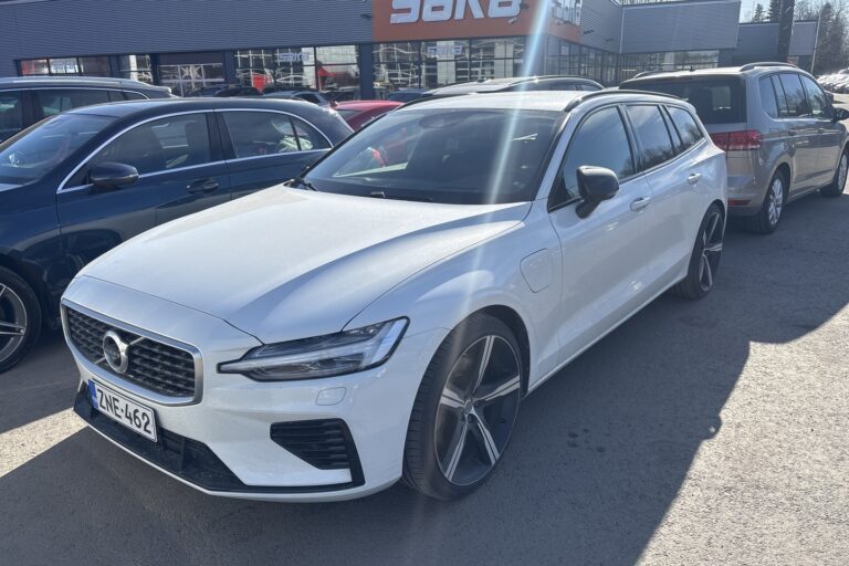 Volvo - V60 - T8 TwE AWD R-Design aut / Webasto / VOC / 360° / Pilot assist / HUD / LED High Level / Dynamic alusta / - Farmari