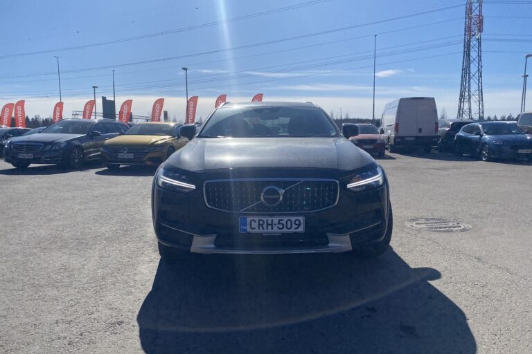 Volvo - V90 Cross Country - D4 AWD Plus aut / Webasto / ACC / H&K / Koukku / Kamera / VOC / - Farmari