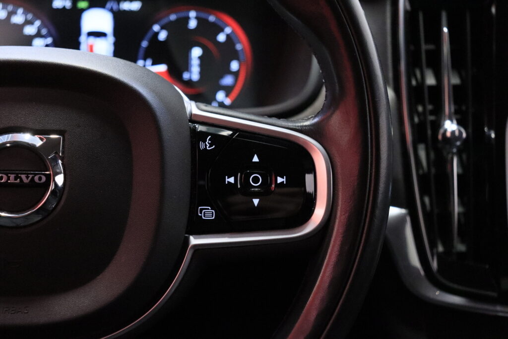 tuotekuva-Volvo-V90-Cross-Country-CRH-509-2026-04-09-123604-15 tuotekuva-Volvo-V90-Cross-Country-CRH-509-2026-04-09-123604-15