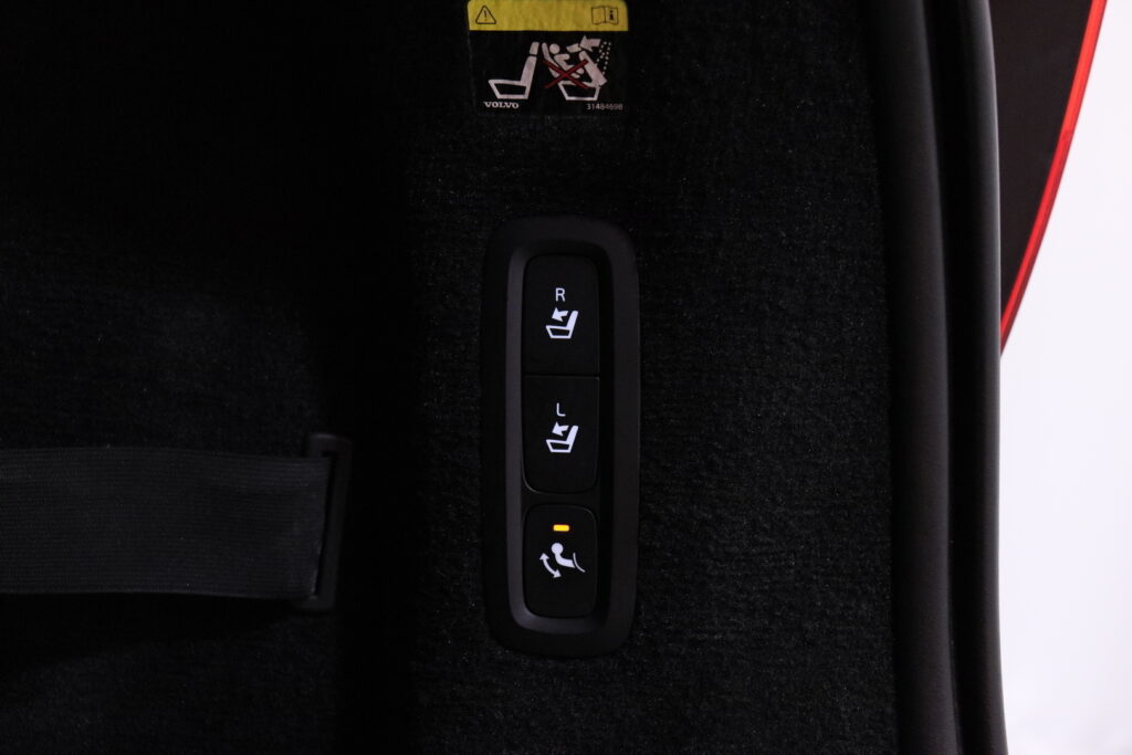 tuotekuva-Volvo-V90-Cross-Country-CRH-509-2026-04-09-123604-31 tuotekuva-Volvo-V90-Cross-Country-CRH-509-2026-04-09-123604-31