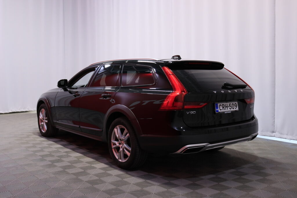 Volvo - V90 Cross Country - D4 AWD Plus aut / Webasto / ACC / H&K / Koukku / Kamera / VOC / Volvo - V90 Cross Country - D4 AWD Plus aut / Webasto / ACC / H&K / Koukku / Kamera / VOC / - Farmari