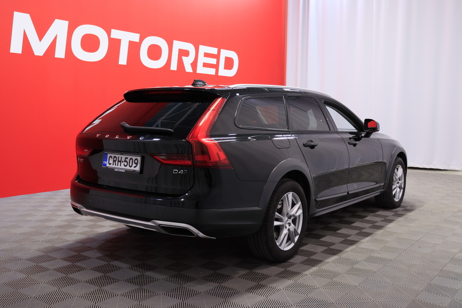 Volvo - V90 Cross Country - D4 AWD Plus aut / Webasto / ACC /  H&K / Koukku / Kamera / VOC / - Farmari