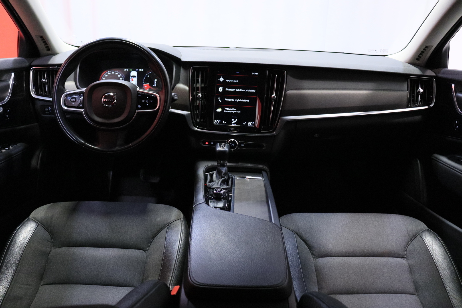 Volvo - V90 Cross Country - D4 AWD Plus aut / Webasto / ACC /  H&K / Koukku / Kamera / VOC / - Farmari