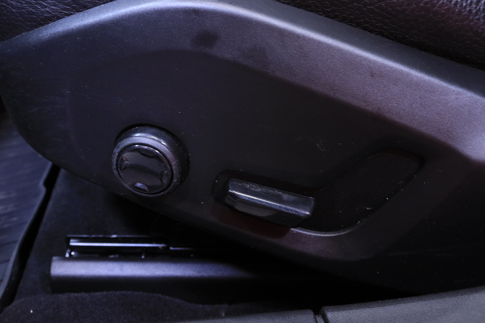 Volvo - V90 - D3 AWD Business aut / ACC / Vetokoukku / Webasto / KeyLessGo / LED / VOC / 2x renkaat // - Farmari