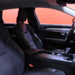 Volvo - V90 - D3 AWD Business aut / ACC / Vetokoukku / Webasto / KeyLessGo / LED / VOC / 2x renkaat // - Farmari
