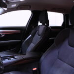 Volvo - V90 - D3 AWD Business aut / ACC / Vetokoukku / Webasto / KeyLessGo / LED / VOC / 2x renkaat // - Farmari