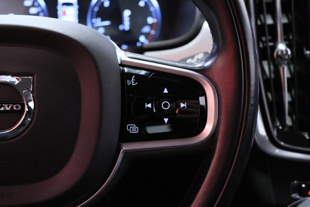 tuotekuva-Volvo-V90-FOV-797-2026-04-09-105605-16 tuotekuva-Volvo-V90-FOV-797-2026-04-09-105605-16