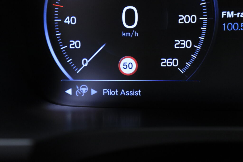 tuotekuva-Volvo-V90-FOV-797-2026-04-09-105605-18 tuotekuva-Volvo-V90-FOV-797-2026-04-09-105605-18