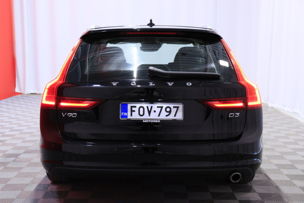 Volvo - V90 - D3 Momentum aut // Webasto / Pilot assist / VOC / P.Tutka / Volvo - V90 - D3 Momentum aut // Webasto / Pilot assist / VOC / P.Tutka / - Farmari